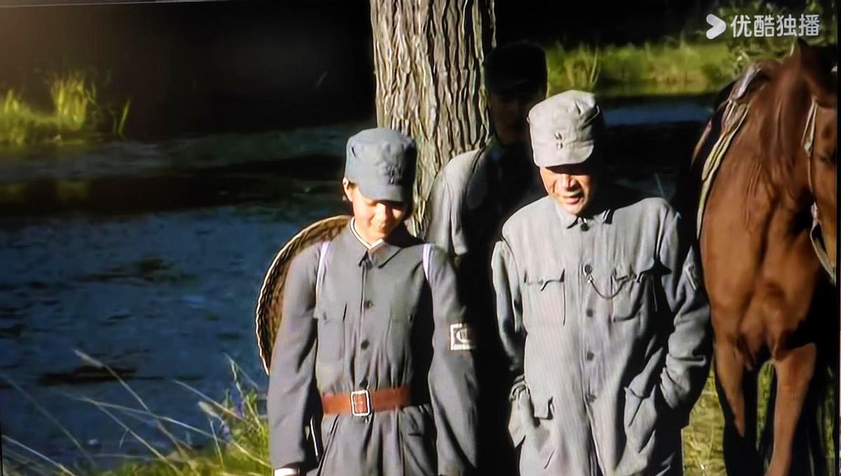 《历史的天空》里东方闻樱要去陈埠县，三个人找她谈话，差别真不是一般大。张普景给她