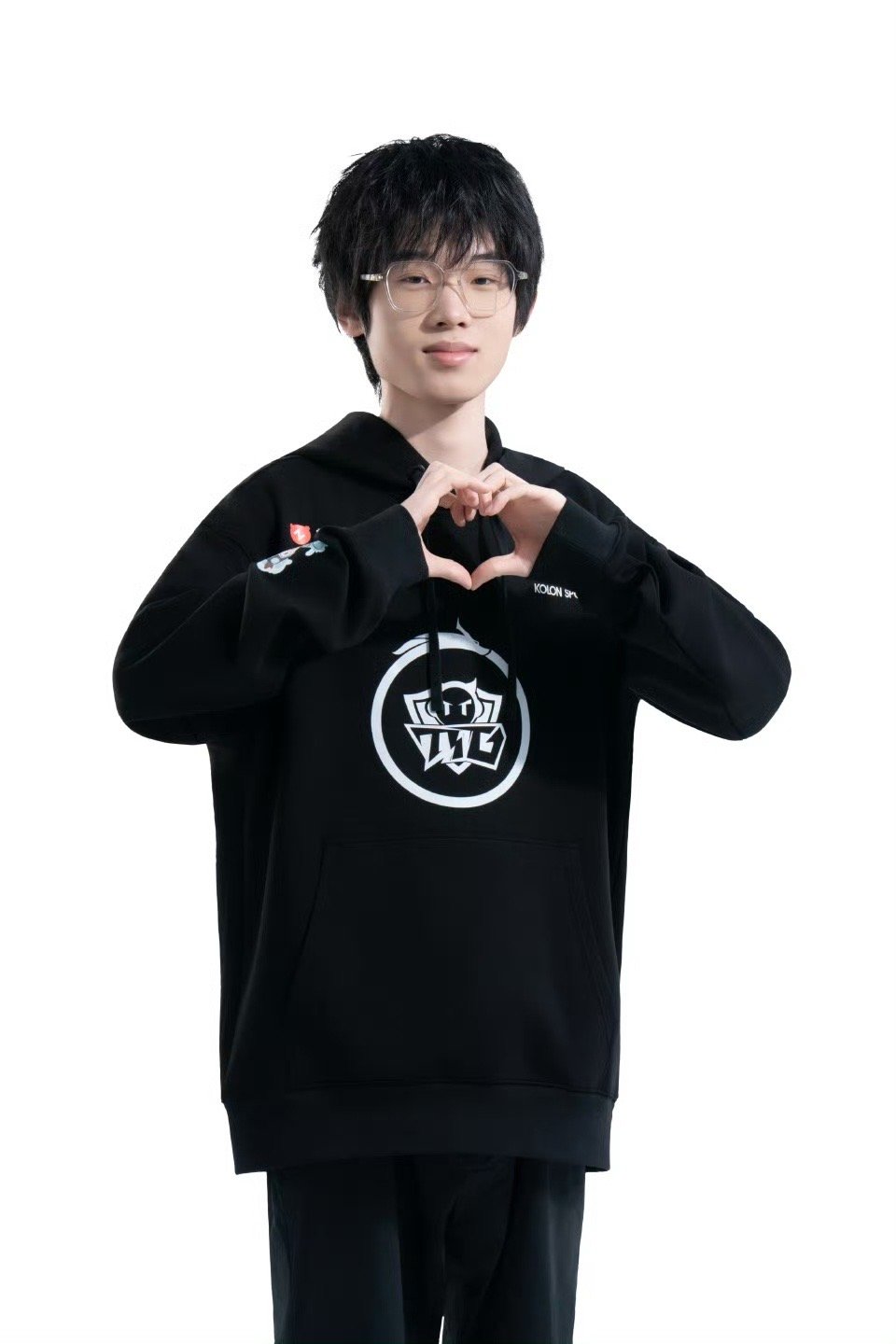 KPL王者荣耀职业联赛热门明星电竞选手队服造型大公开，你pick哪个小哥哥呢