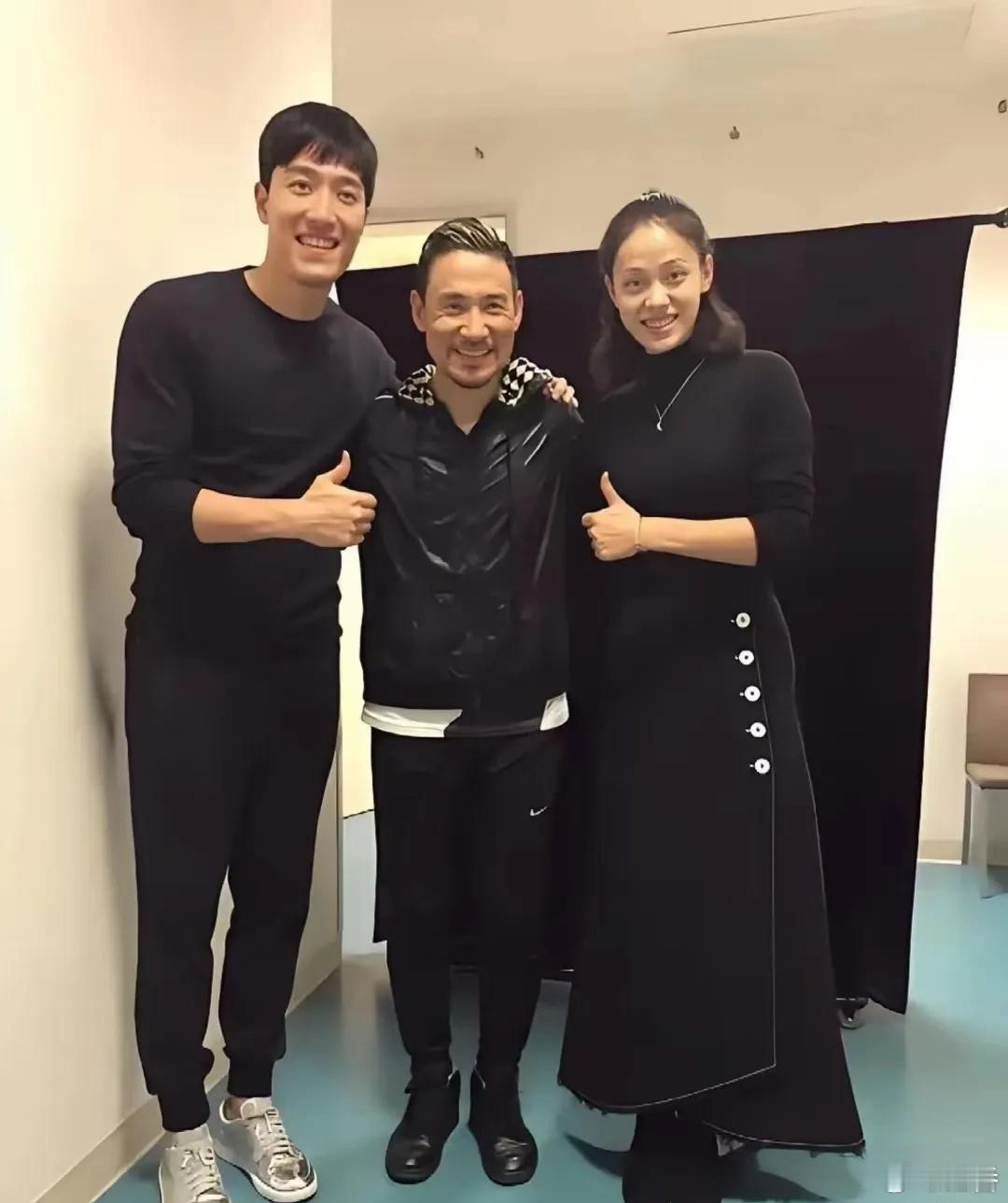 张学友缩了吗这是？一直以为张学友一米八左右￼居然这么矮吗