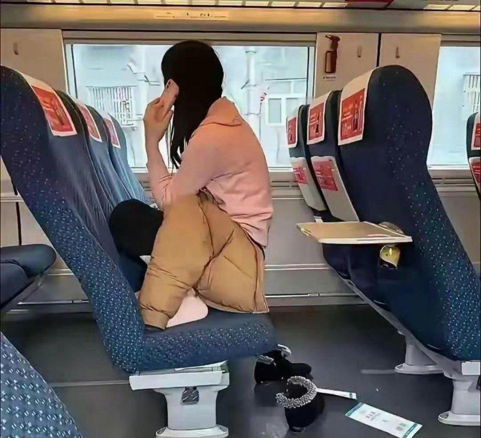 听说这样坐不晕车，真的吗