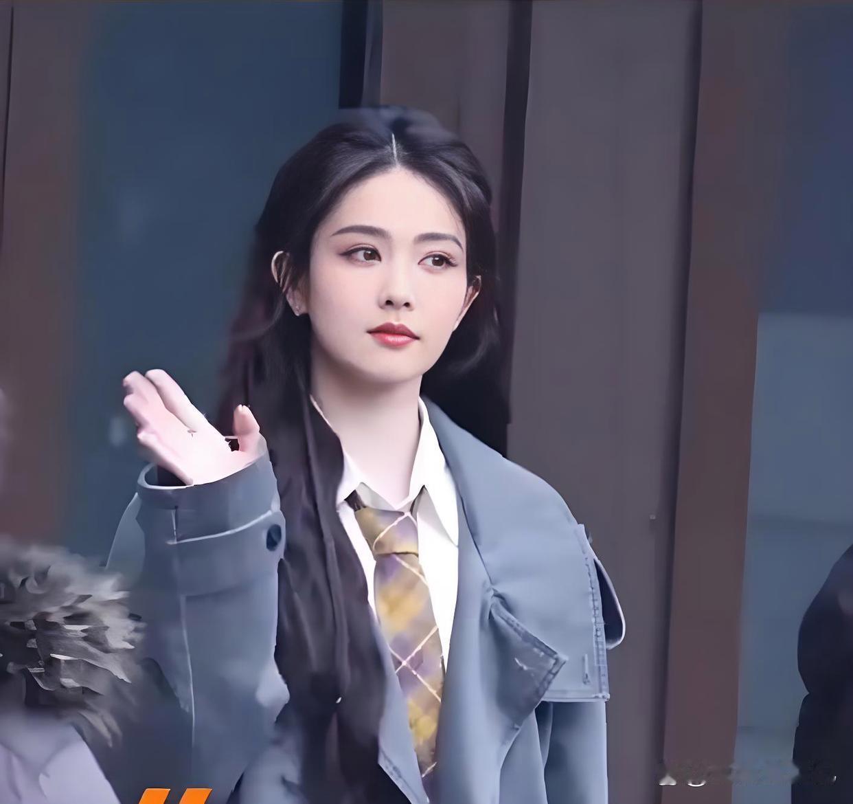 白鹿最近有点忙！《宇宙闪烁请注意》常驻官宣，还连着去《你好星期六》《亲爱的客栈》