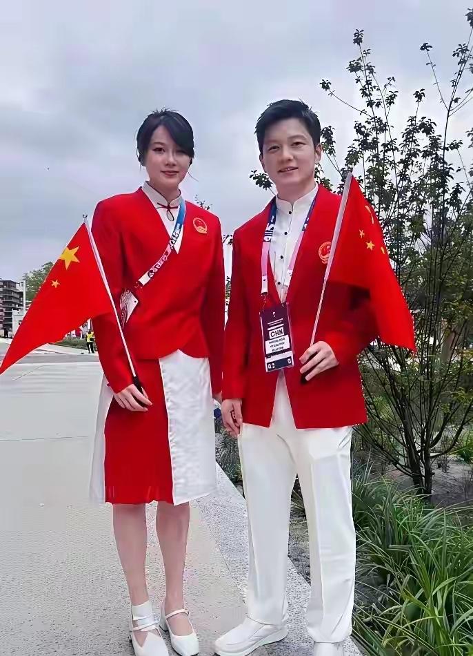 樊振东我认识，旁边女士运动员是谁？