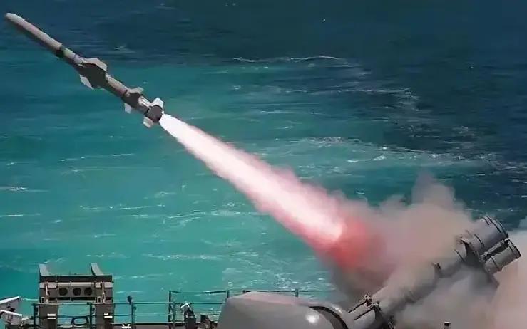 俄军“口径”突射日本海！千公里威慑直插日本能源命门