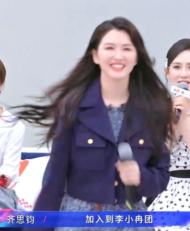 李小冉说选到徐洁儿像吃了定心丸徐洁儿二公高光时刻！李小冉第一个选她，夸她唱跳好
