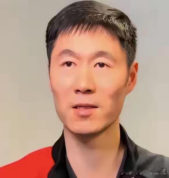 乒超全面叫停外协参赛，王励勤这次闭门练兵的决策，网上争论一直没停。如今国际乒坛早