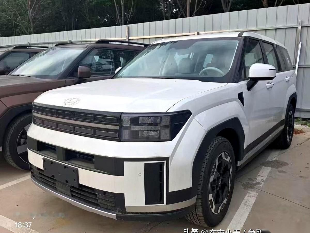 最要命的是什么？是你想往前跑，脚下那块唯一的跳板，却已经烂了。这就是现在现代