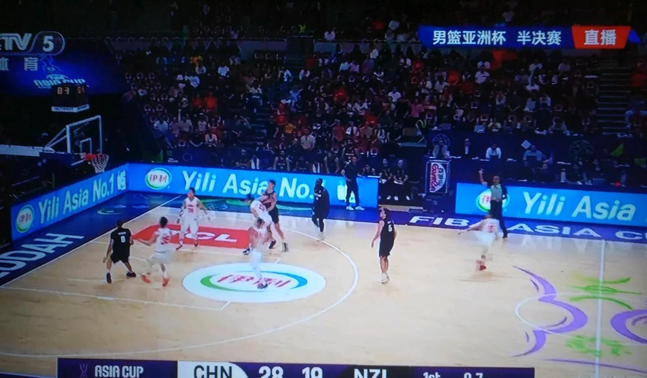 谁英雄，谁狗熊。拉上来遛一遛就知道了。中国队半决赛对新西兰开局就打的气势如虹。被