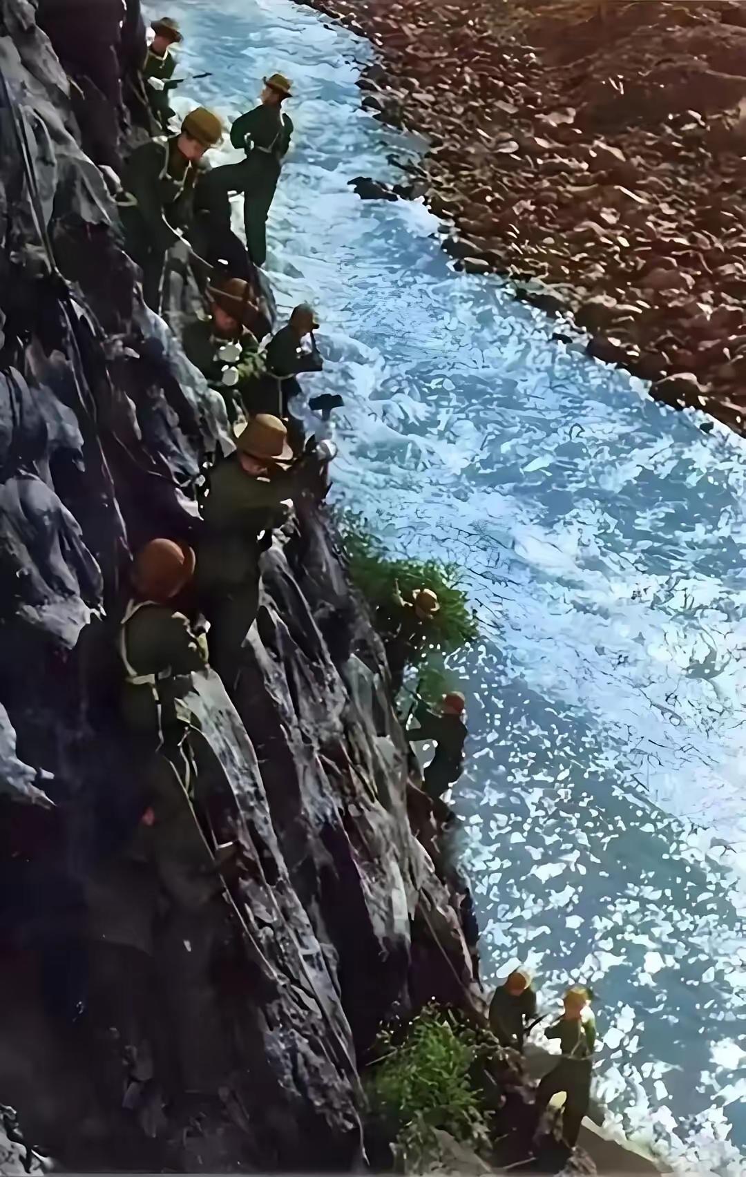 1968年年初，党中央出于国防建设的需要，做出了先修重庆到达达州的渝达铁路，然后