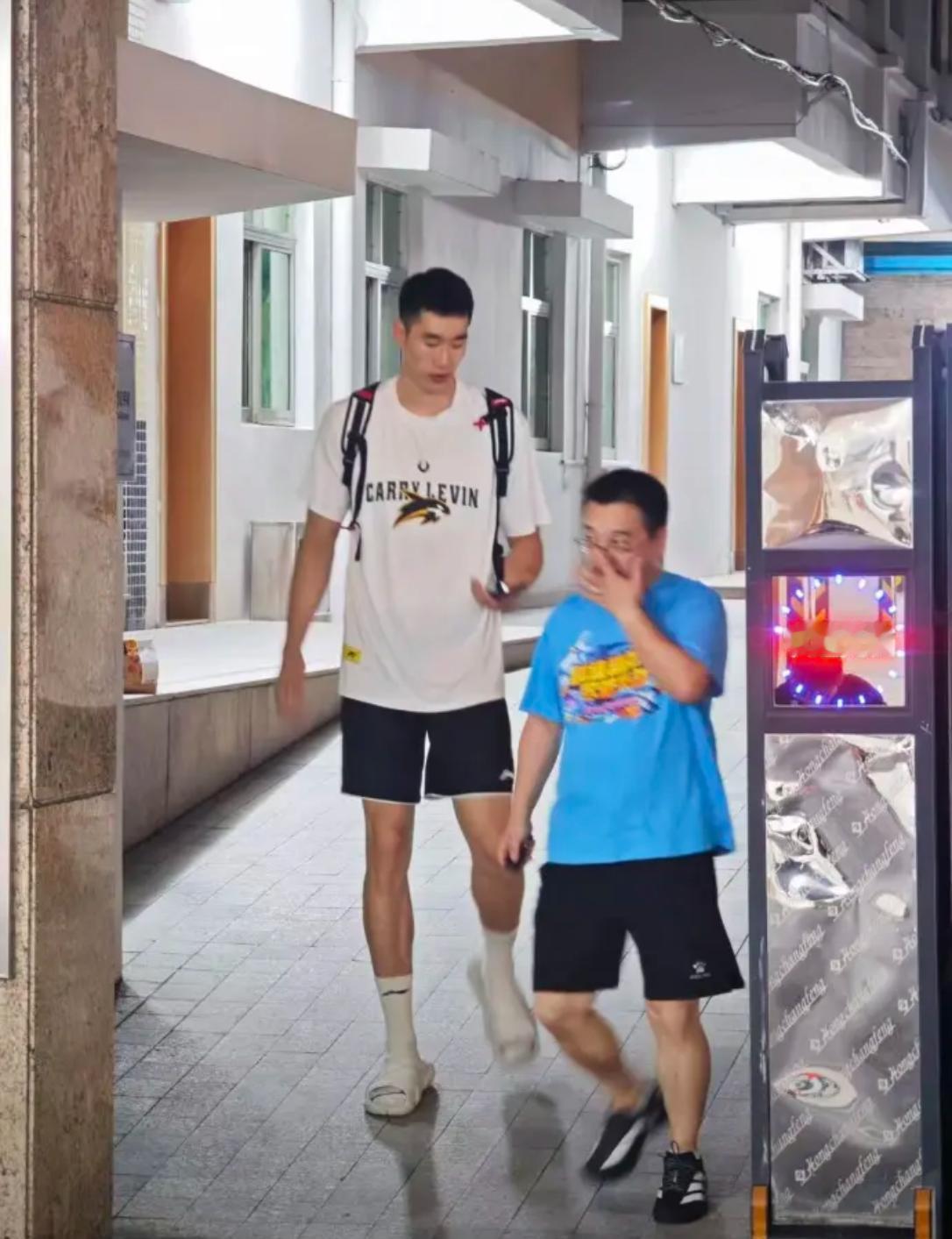 没想到刘李被福建队召回后，广东宏远又立即试训了吉林队板凳杨腾飞，之所以这样操作是