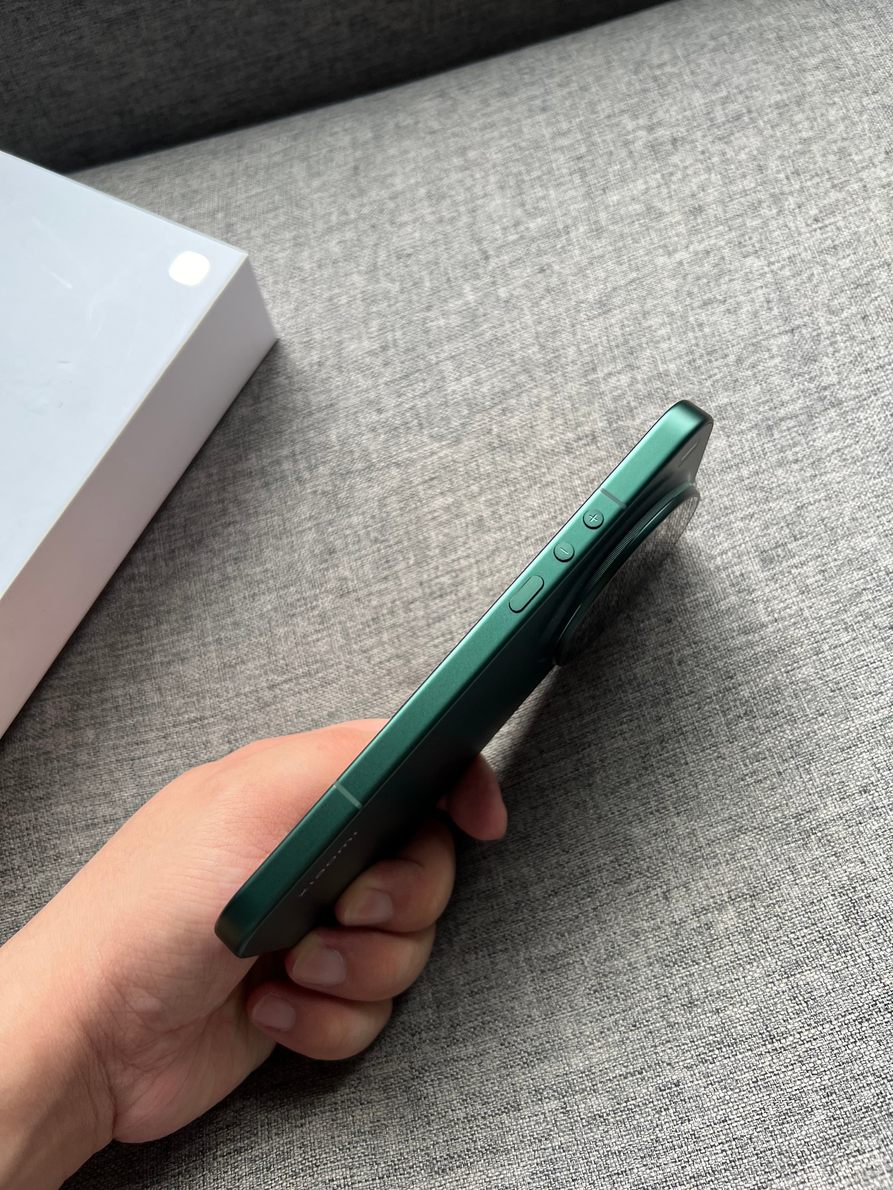 小米17Ultra16+512G星空绿，仅使用一个月不到，99新全套，全国
