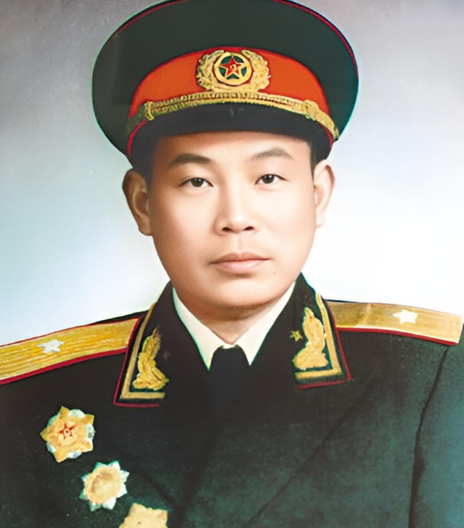 1950年，志愿军缴获了3000条毛毯，政委却下令全部剪碎，众人闻言，顿时急了：