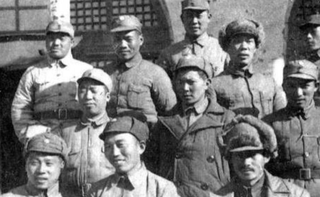抗战某日，陕甘宁留守兵团司令肖劲光正在办公，突然第385旅旅长王宏坤找来了，开口