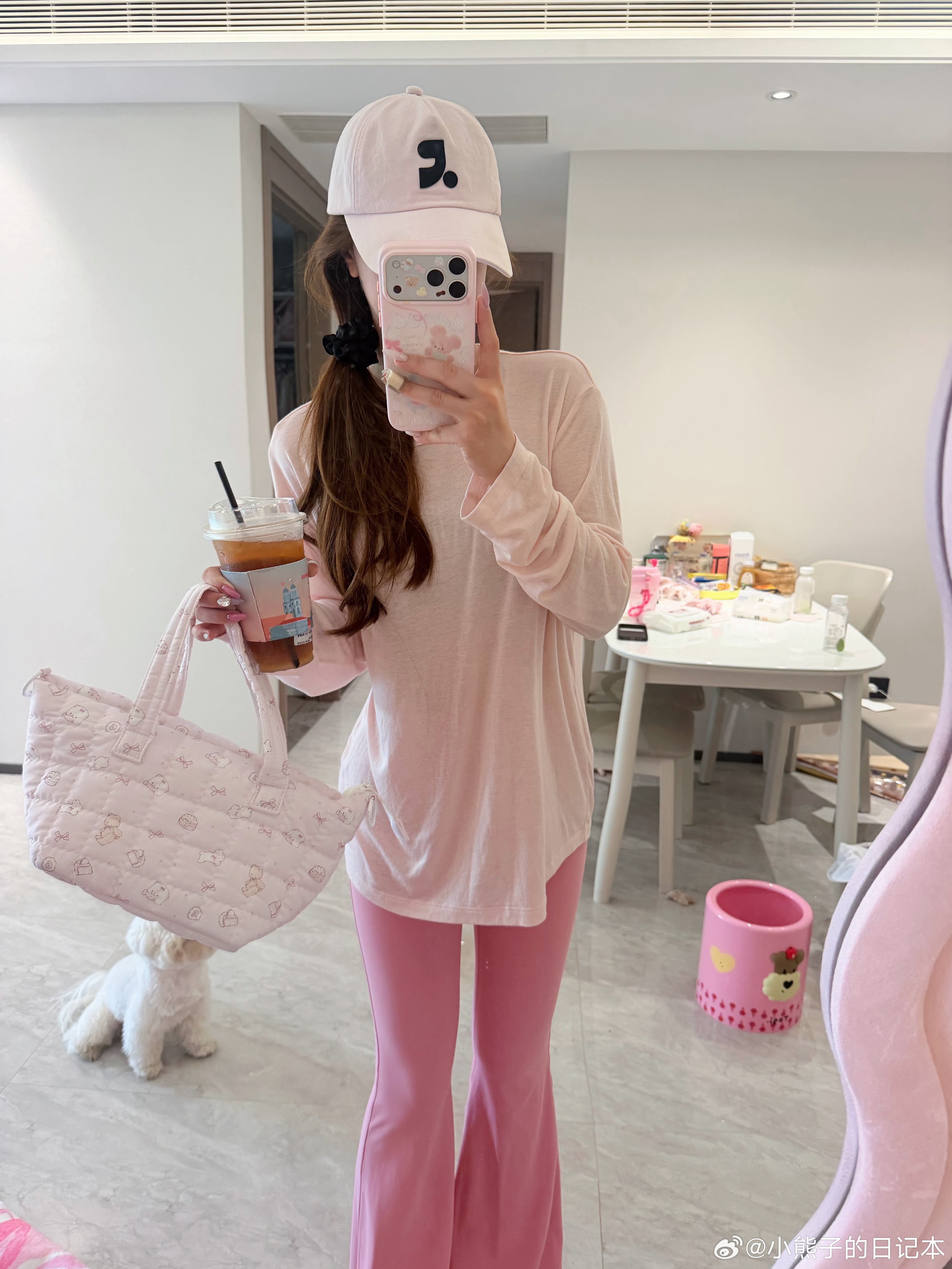 这条粉色的瑜伽裤感觉买得超级成功吧和我的任何衣服都很搭配[滑稽笑]​​​
