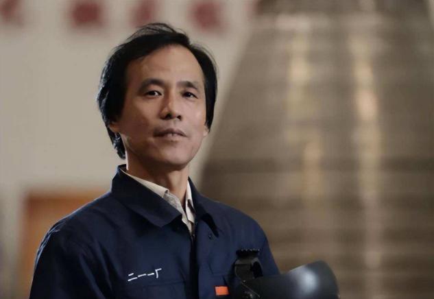 上世纪90年代，一些焊工专家指着火箭发动机上的200多处裂纹说“不合格”，一位普