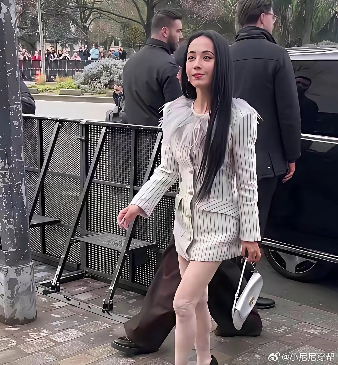 蔡依林这比例像偷穿了妈妈的高跟鞋，脸未老，腿先老！