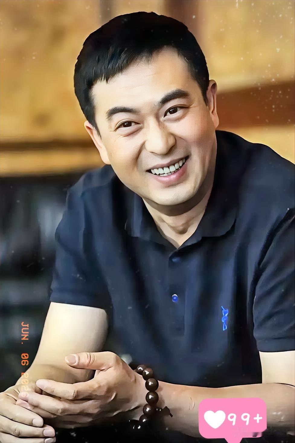 张嘉译最吓人的根本不是他的演技是他56岁了，一个56岁的男人，被强直性脊