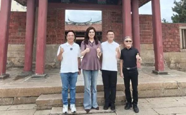 起风了，白营陈琬惠陪同吴宗宪在宜兰完成登记，谢龙介也已前往台南选务单位登记！郑丽
