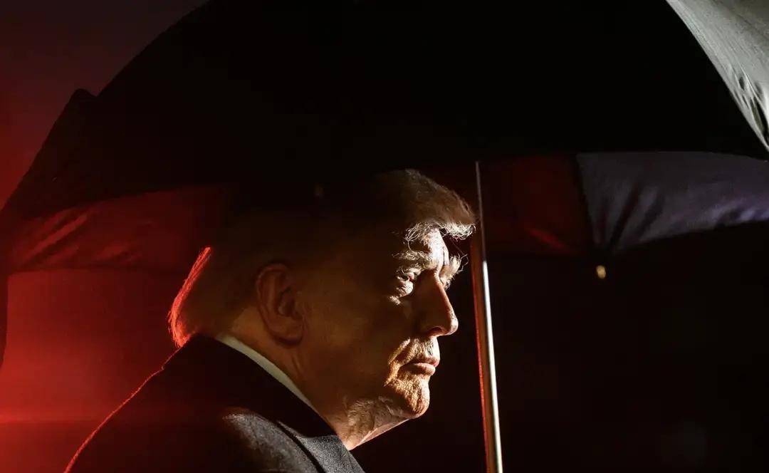 美国嘴上施压印度，转身又把橄榄枝递过去。前面特朗普扬言“再买石油就加更高关