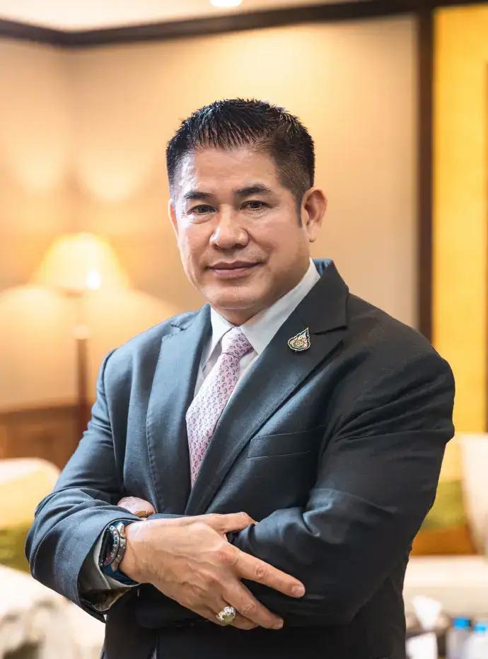 正义勇敢党塔玛纳给了为泰党政府最后致命一击，据报道，人民党已经最后决定支持自豪党