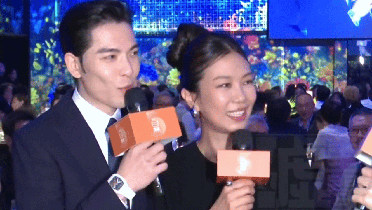 以前觉得萧敬腾是演的现在才知道他原来是真爱结婚这么多年了对她老婆还这么粘