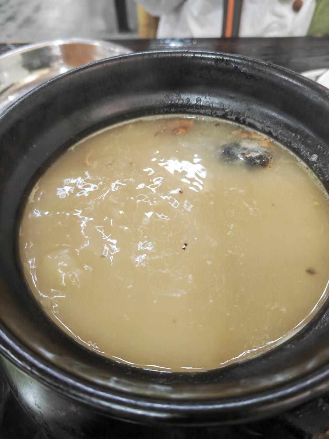 我在广州喝过臭屁醋，那臭味道简直了，但是又真的很好喝据说广州花都人民坐月子，一定