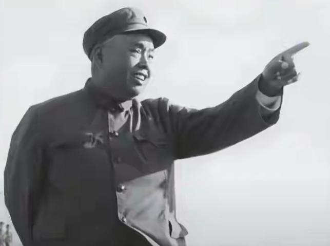 1979年，越军在谅山北郊投发毒气弹在，许世友收到消息后震怒，撂下一句："一间完