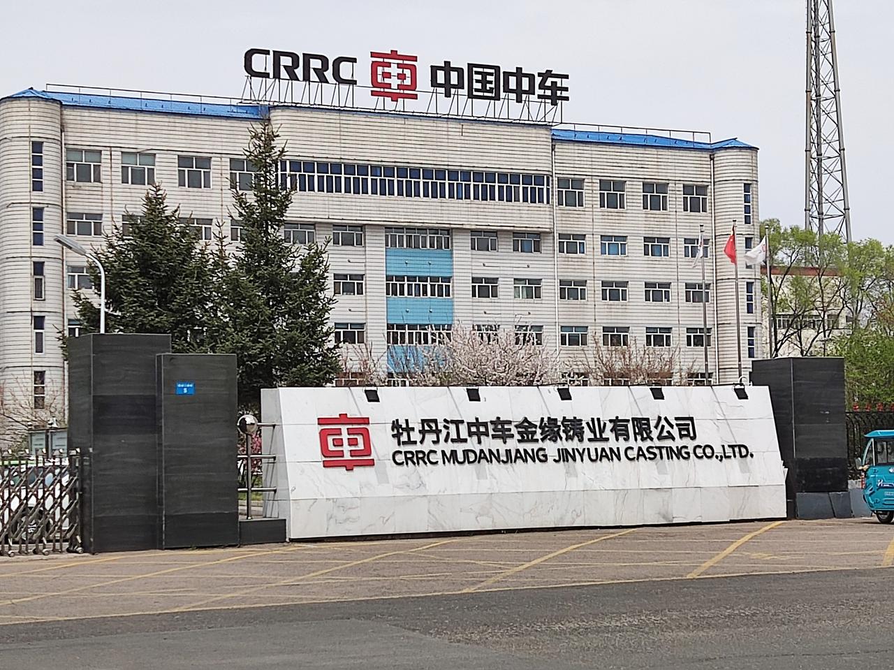 长大参加工作后，我加入工厂的民兵预备役，这才真正摸到了真枪实弹。1982年夏