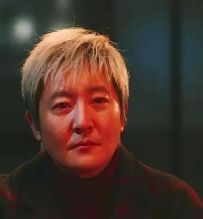 3亿人熬夜刷屏的结局，竟没一个“成功人士”。破收视纪录的《老舅》，靠的是下岗老