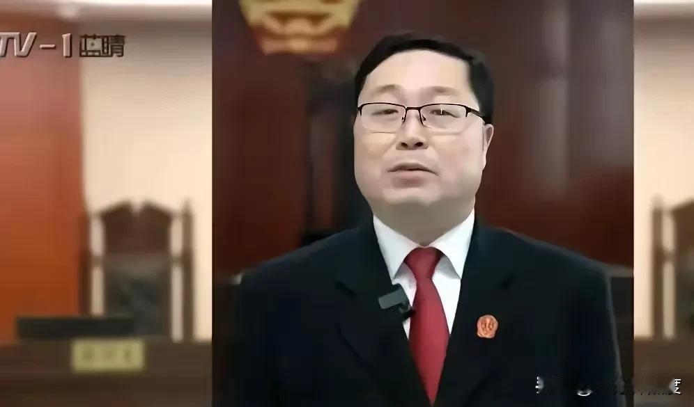 韩法官应该受到处分，青岛法院的此次热搜，完全是韩法官的问题，表达不清晰，