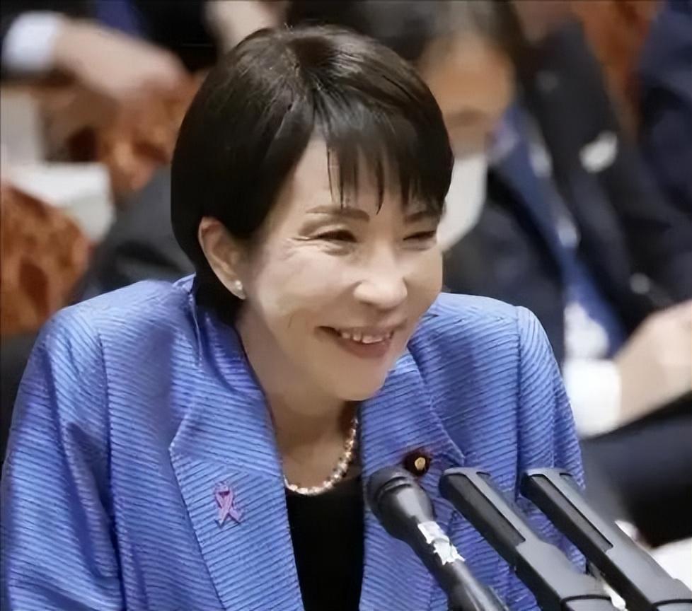 高市早苗这两天简直“乐开了花”！近日，2000公里外（北京方向）传来的不是