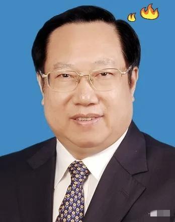 66岁的王晓东估计天都要塌了。他怎么也不会想到，好不容易熬到退休，正准备