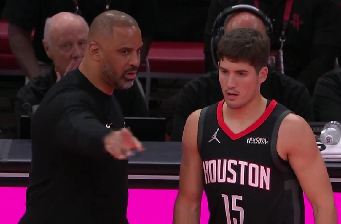 未来可期！！！火箭新星谢泼德最近8场比赛的正负值！！！客场对阵国王：13中4