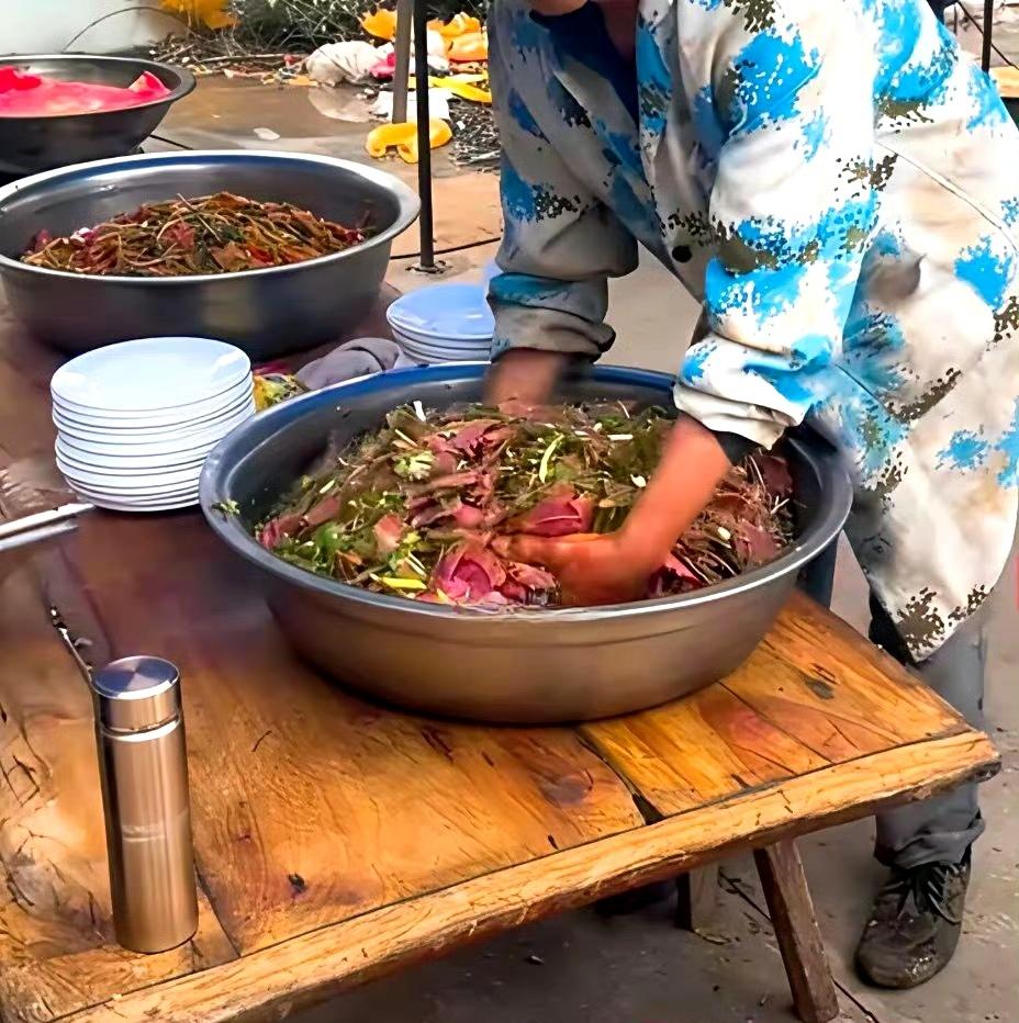 农村的酒席看着很脏，为什么吃着不生病？