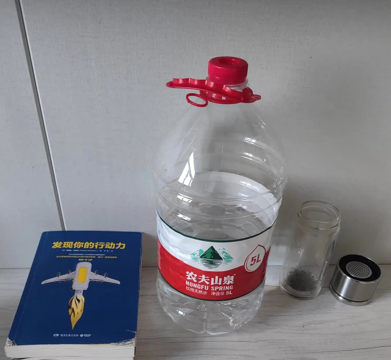 关于禁酒这事儿，实在是忍不住想说几句。如今的公职人员，要是真忍不住那可就太傻了！