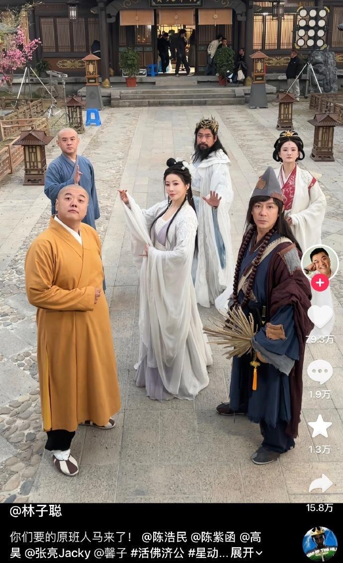 允悲，心情低落，需要你的安慰和陪伴。