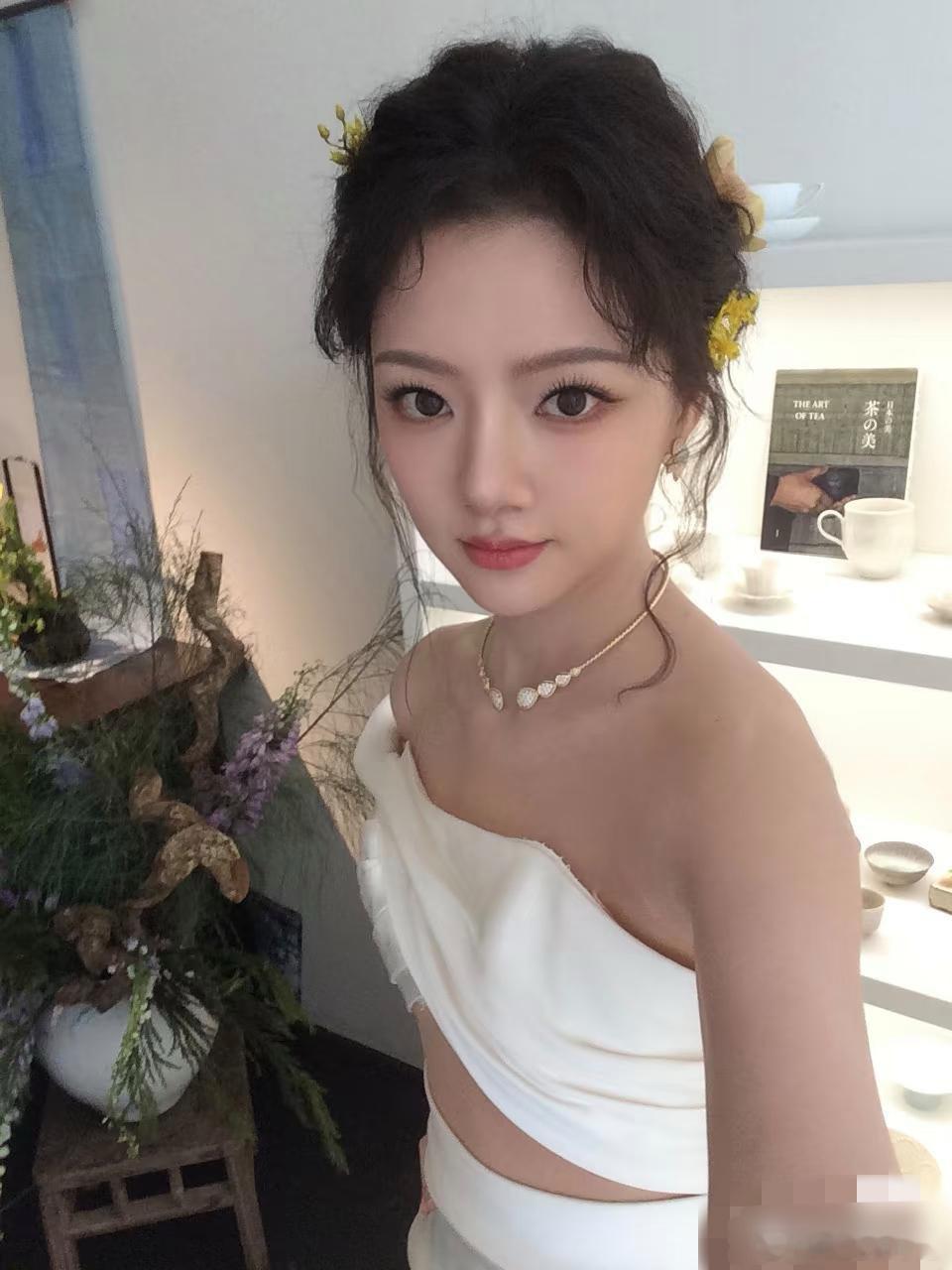 任敏应该是颜值最不稳定的女演员了吧。每次妆造路透都很惊艳，可是电视剧一播出，就骂