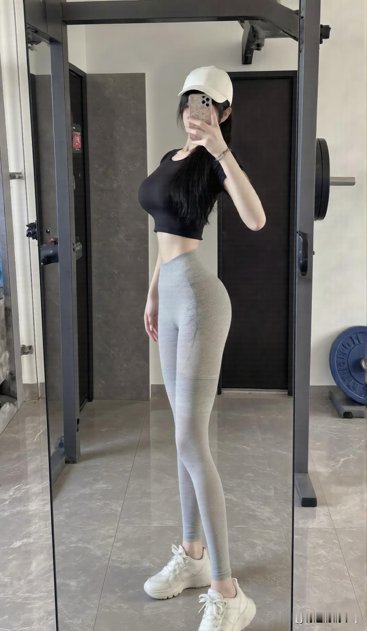 不懂就问，这算不算传说中的梨形身材？