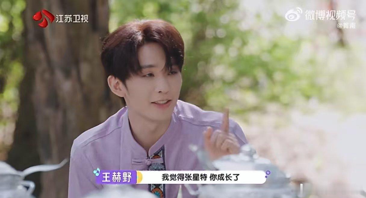 第一次见综艺把艺人当逗号用在综艺的海洋里，张星特在《音你》成了“对的”逗号小船