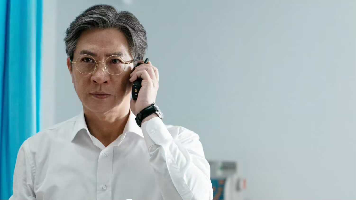 港剧《绝命法官》收官，三大悬疑揭晓由张家辉、胡杏儿主演的悬疑港剧《绝命法官》收