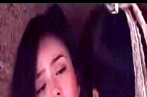 19岁蒋欣把初吻给了29岁林志颖，嫌他“太老”。林志颖听见了，不吵，直接递蒜。两