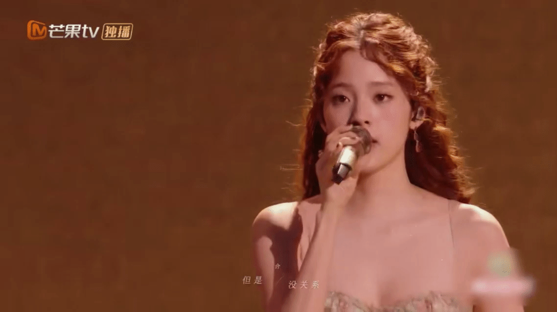 欧阳娜娜舞台我仅用一秒就爱上欧阳娜娜声生不息这舞台绝了！笑着飙高音也太甜了，嗓音