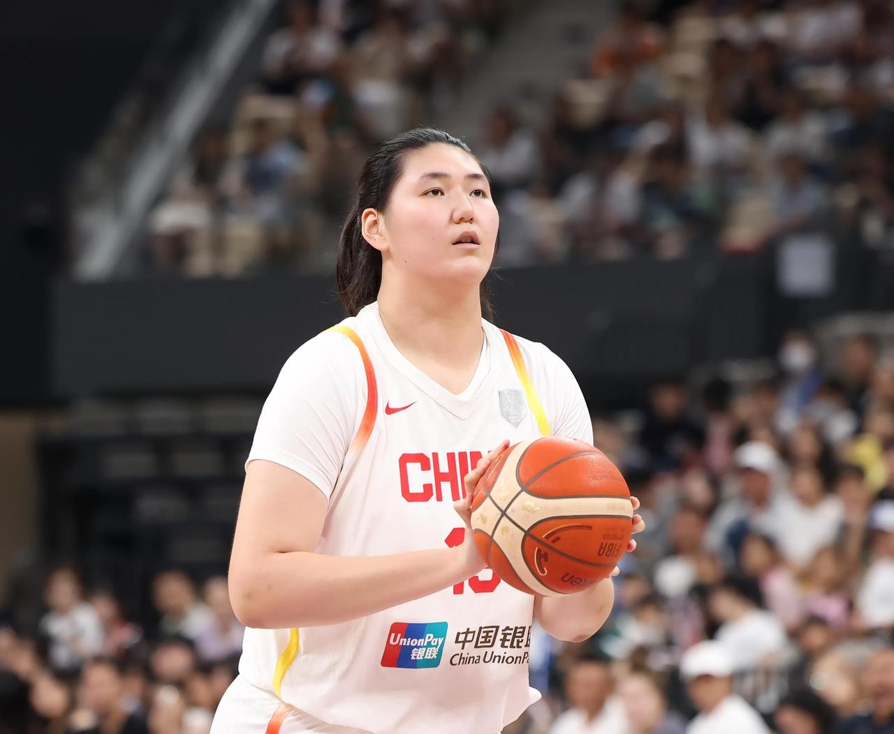 2场女篮热身赛打完！！中国女篮张子宇的比赛表现！！1；替补出战23分钟，投