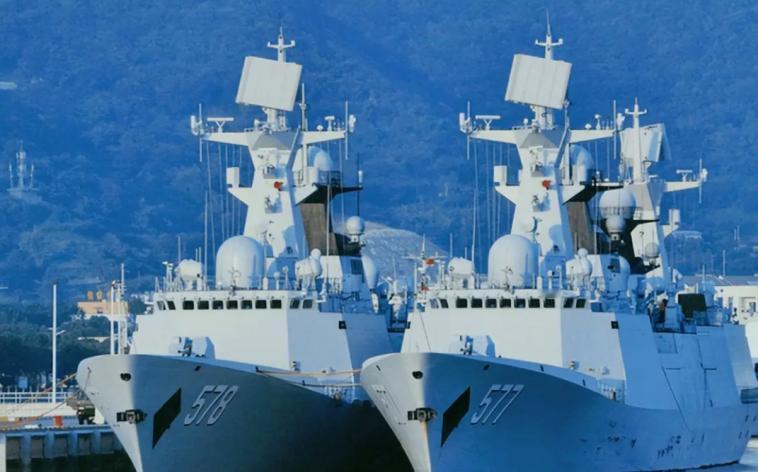 突发！俄罗斯3艘军舰到访中国湛江军港，本是一场友好军事交流，却意外揭开俄海军的尴