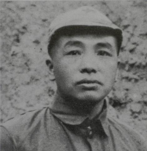 陈云后来回忆说：在庐山时，毛主席曾直言，“三面红旗，谁要动？”在之前，彭德怀直言