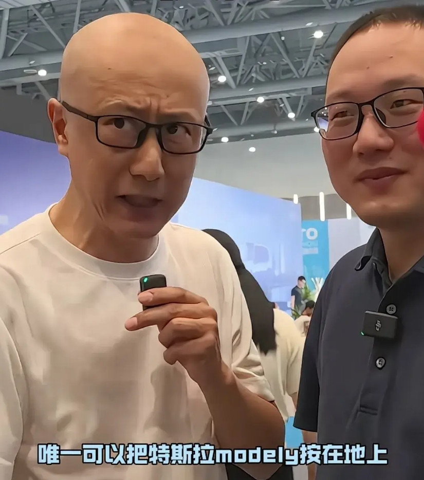 就这个光头网红，在小米的新车发布会现场公然说小米yu7是唯一可以把特斯拉按在地上
