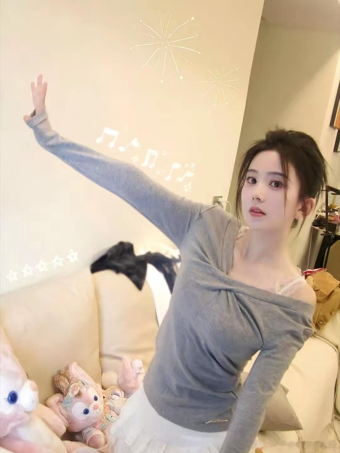 短剧演员最怕选错路马秋元签了大公司,立马从竖屏跳到横屏,还发新歌,公司把爱奇艺