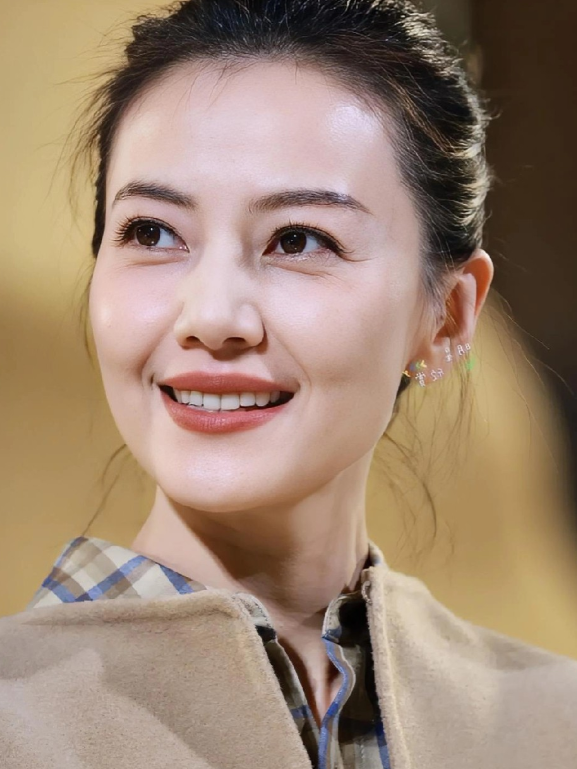 高圆圆没有想到王晶会这样评价她曾经很中肯的评价过她，说高圆圆没有演技，但观众