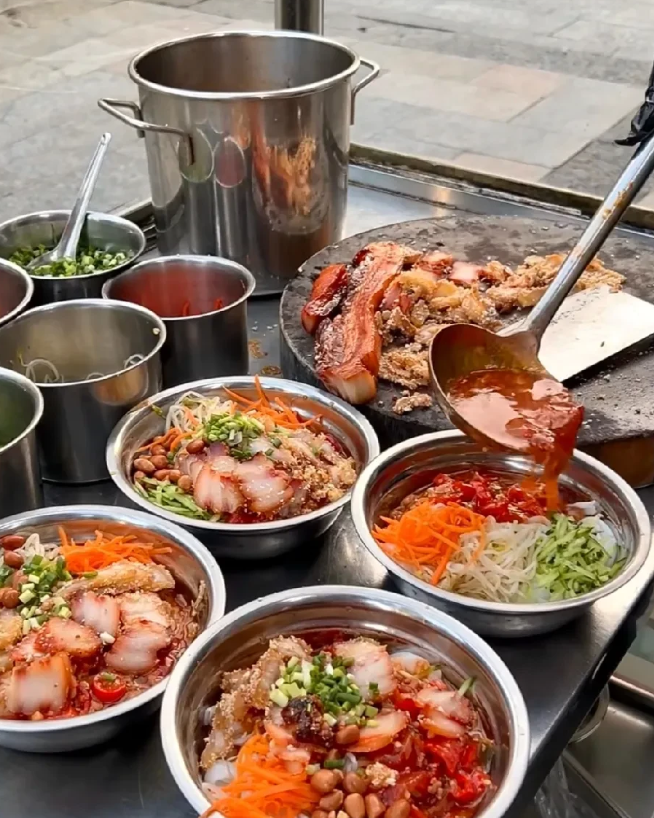 离开柳州后，真的吃不到这个美食的味道了好多东西都是不在广西，就不是那个味道