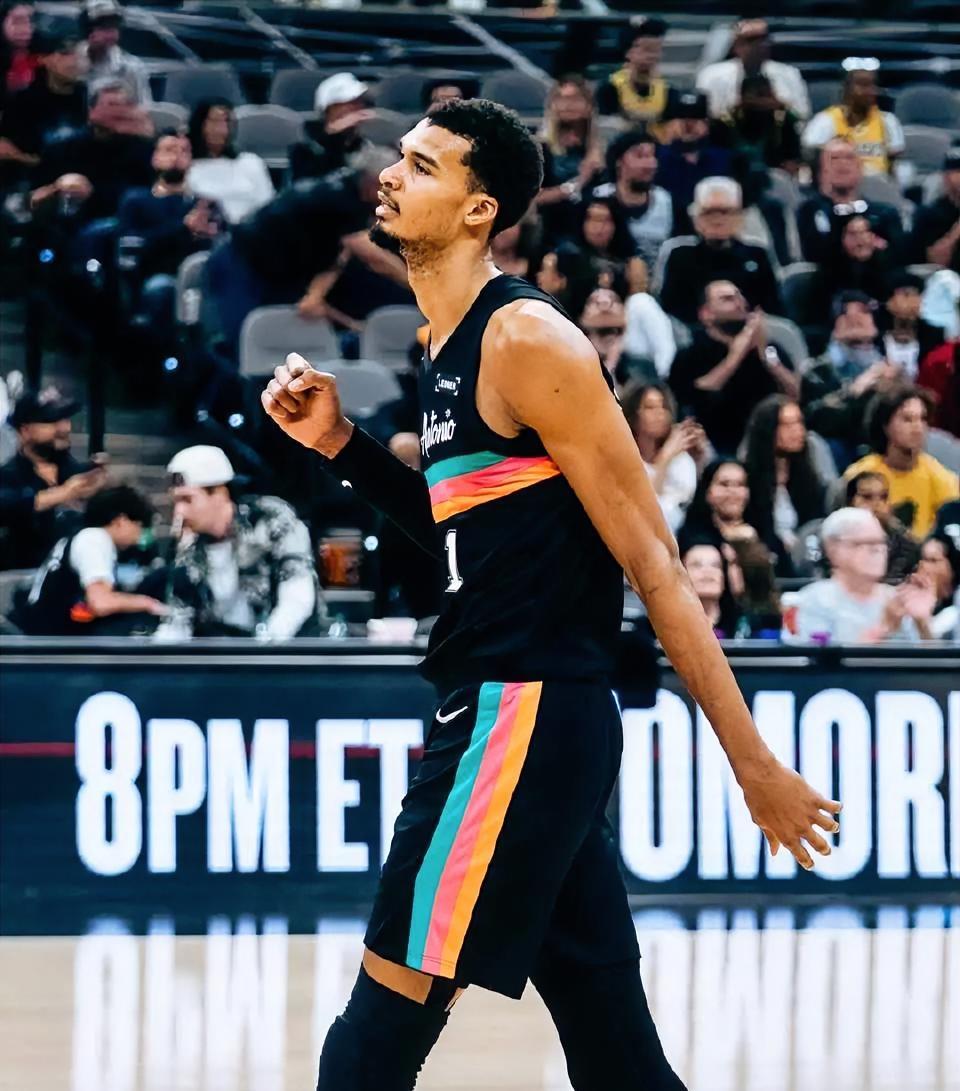 4-1淘汰开拓者晋级西部半决赛！文班亚马总共打了4场季后赛！！！场均上场：28