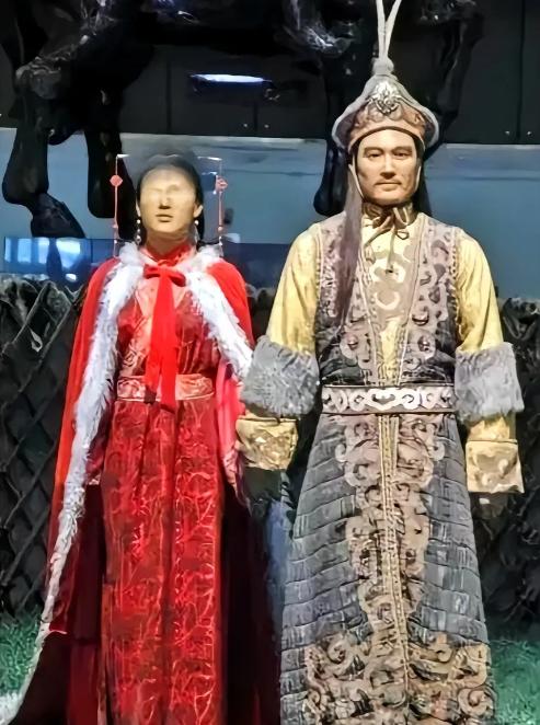 隋朝，14岁的义成公主被嫁给了65岁的老可汗，新婚之夜，老可汗丝毫不怜惜年